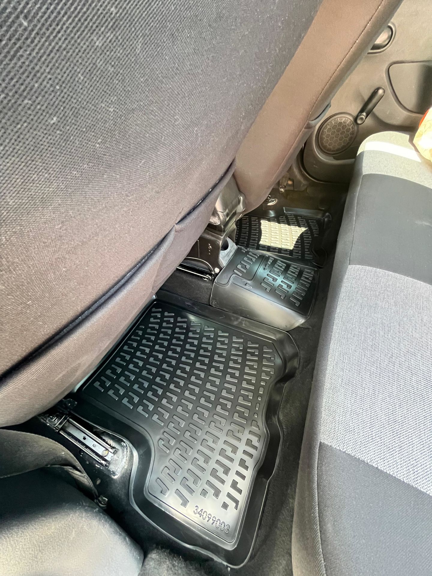 Dacia Logan 2013 Sonrası Havuzlu Paspas