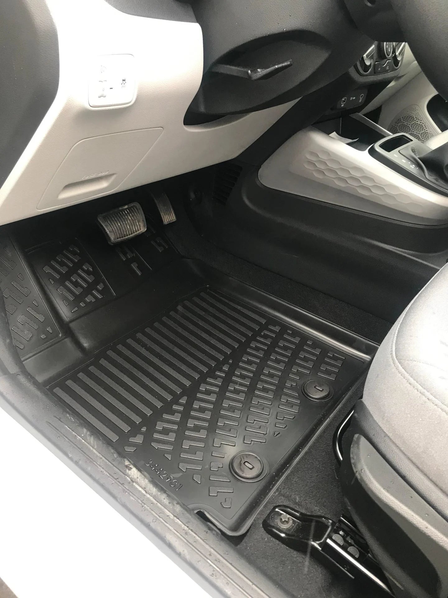 Hyundai i10 2019 Sonrası Havuzlu Paspas