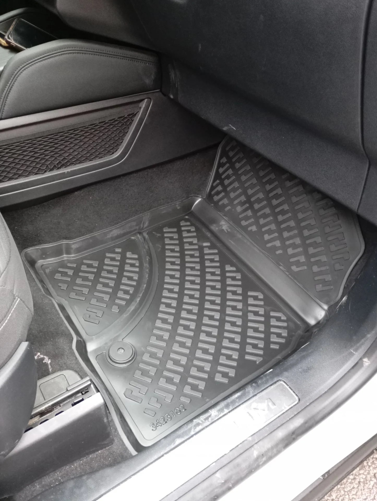 Ford Escape 2020 Sonrası Havuzlu Paspas