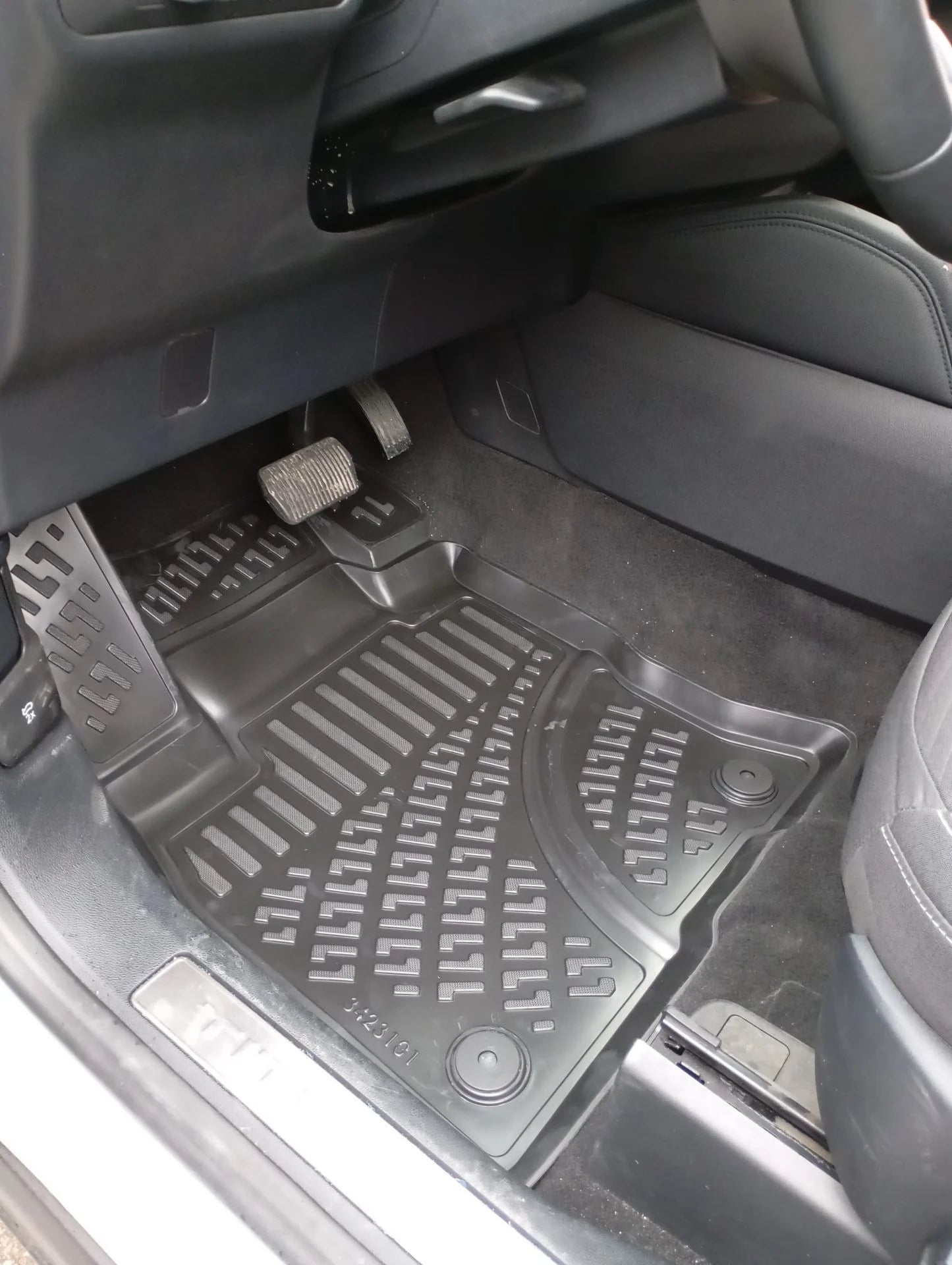 Ford Escape 2020 Sonrası Havuzlu Paspas