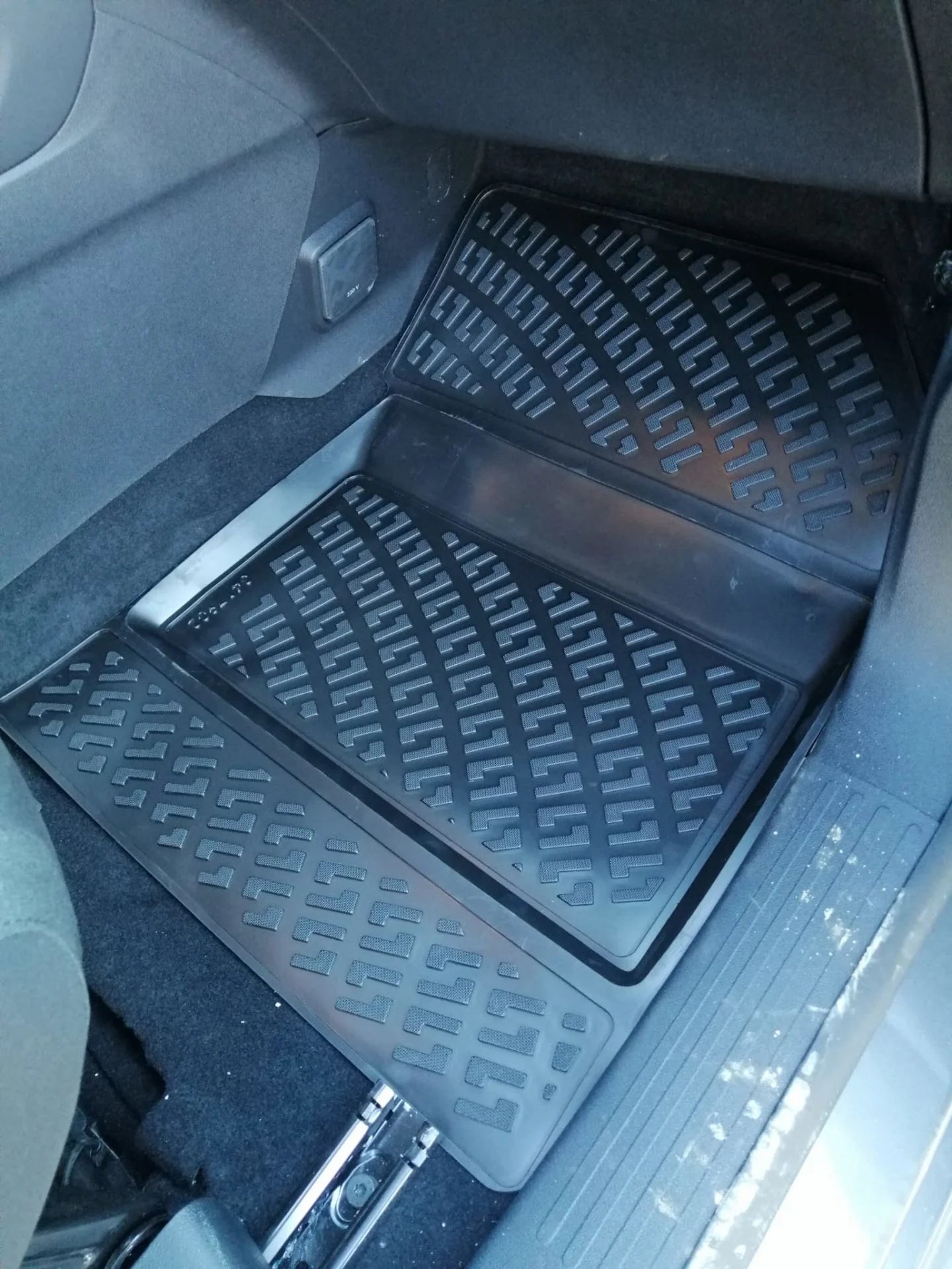 Citröen Berlingo Feel Paket 2019 Sonrası Havuzlu Paspas | Katlanamayan Ön Yolcu Koltuğu