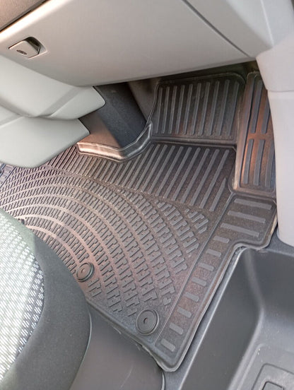 Ford Transit Custom (Kapalı Kasa) 2024 Sonrası Havuzlu Paspas