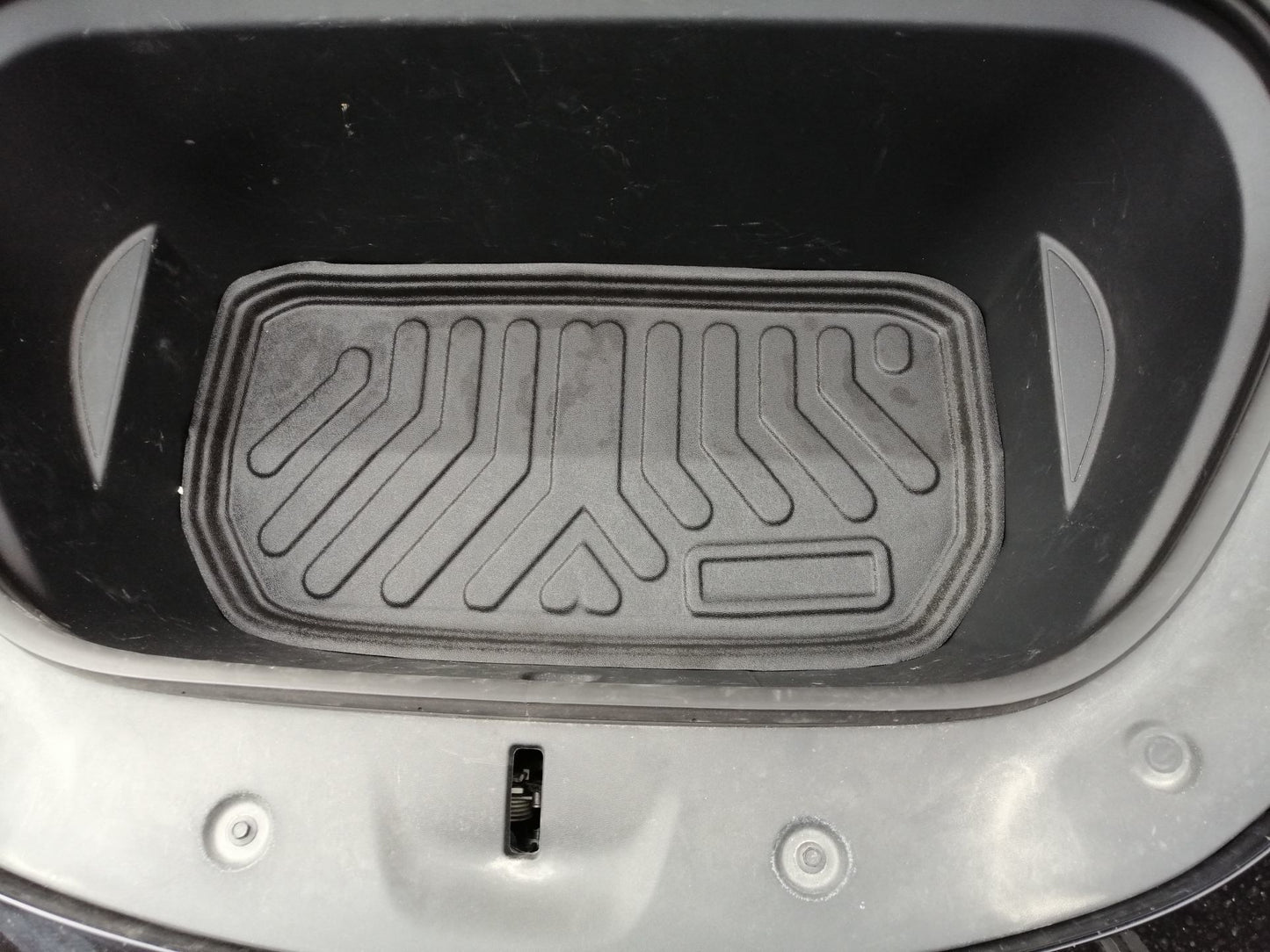 Tesla Model Y 2019-2024 Ön Küçük Bagaj Havuzu